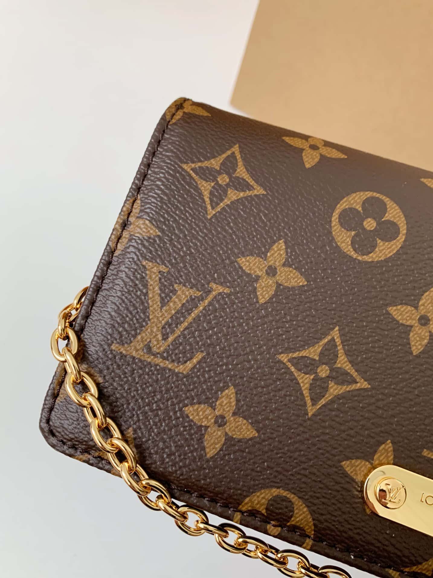 Túi Louis Vuitton LV Lily Wallet On Chain M82509 