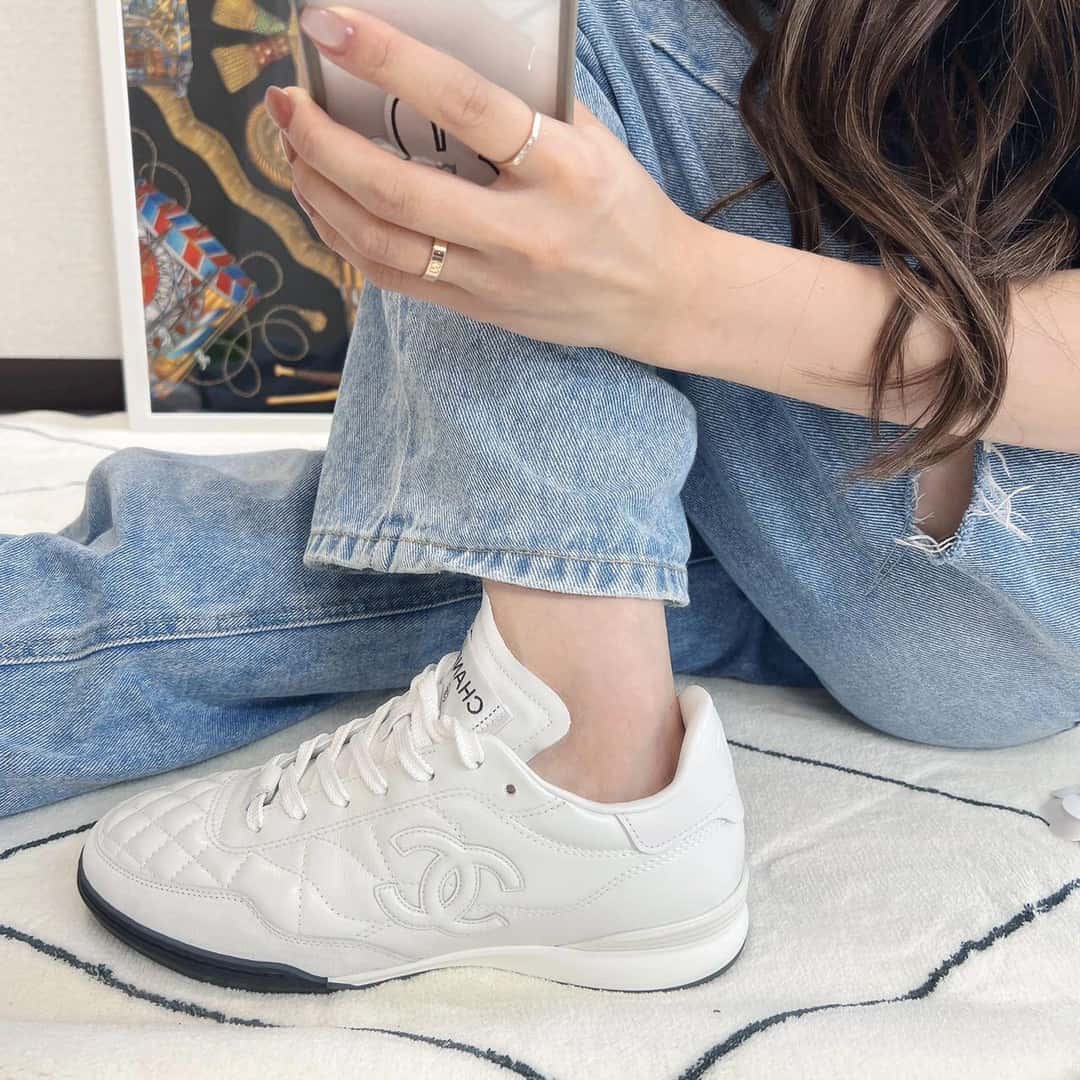 CHANEL 小香𝟐𝟎𝟐𝟒最新菱格纹三代双C 𝐥𝐨𝐠𝐨足球鞋⚽ 名媛网