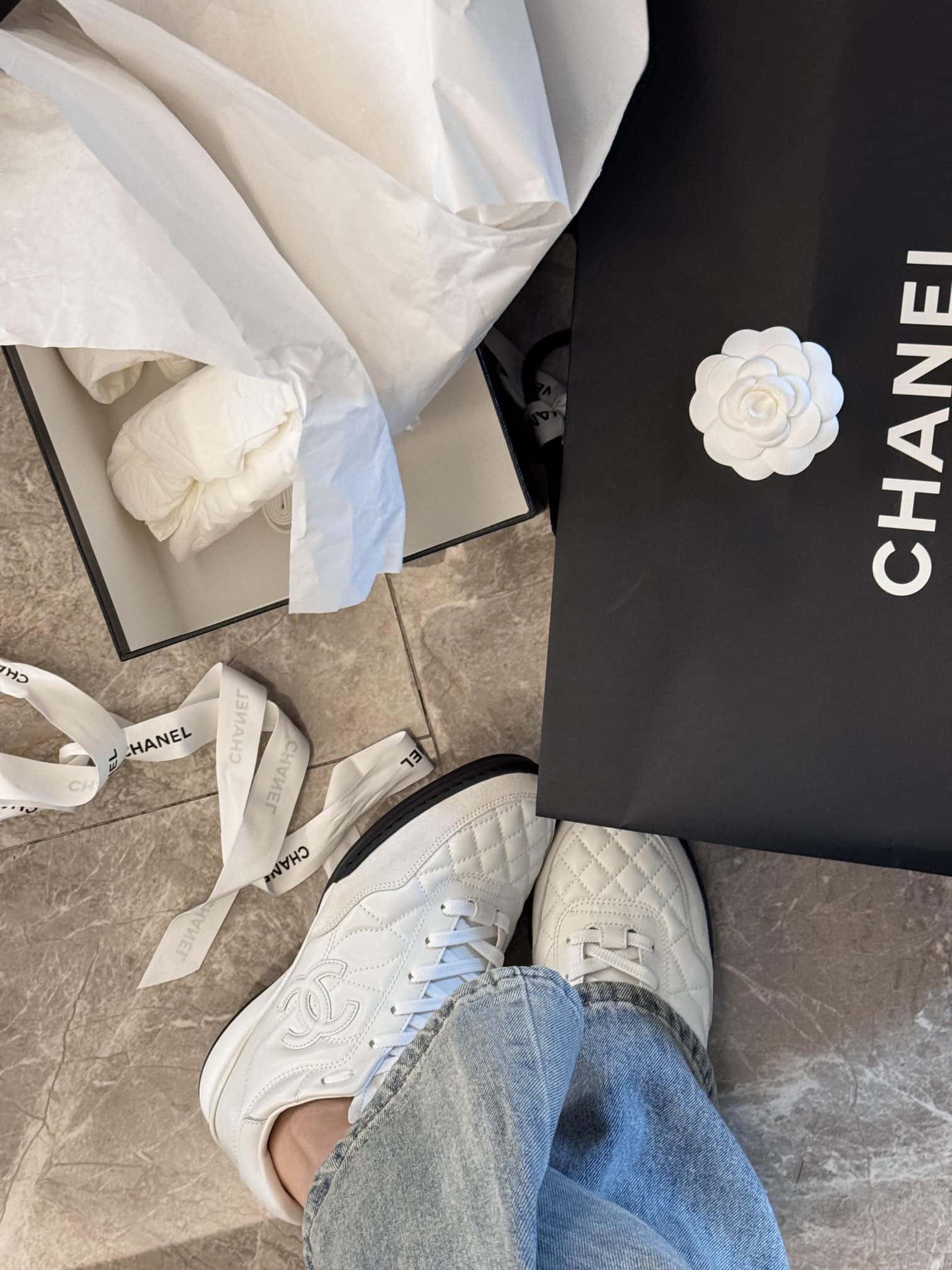 CHANEL 小香𝟐𝟎𝟐𝟒最新菱格纹三代双C 𝐥𝐨𝐠𝐨足球鞋⚽ 名媛网